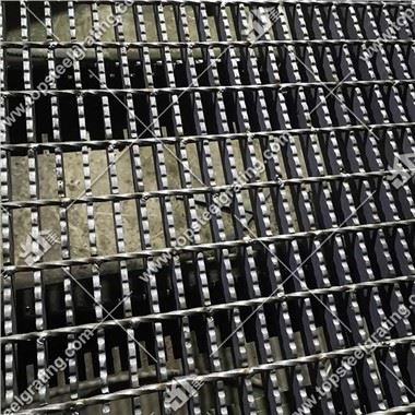 Pretslīdes zobaina tērauda režģis